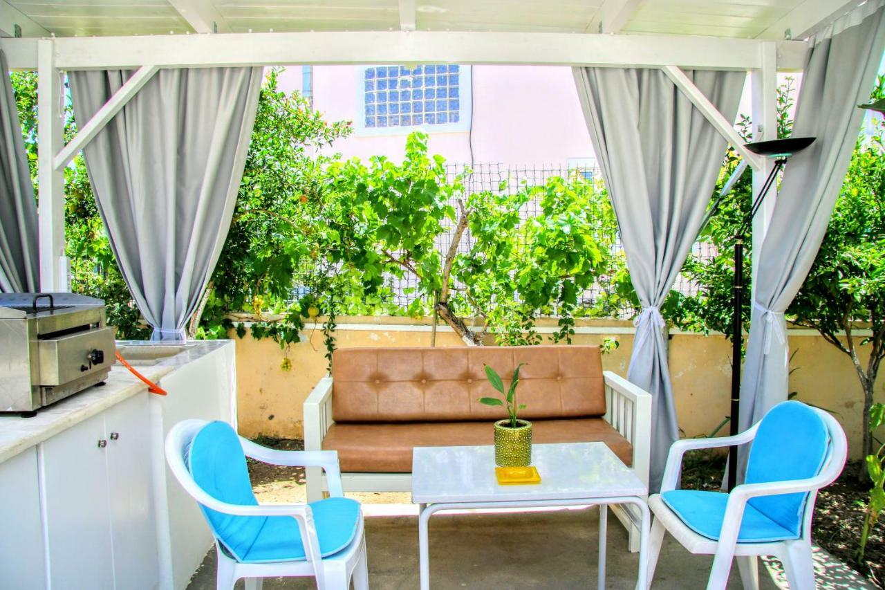 Menelaos Apartments Adelianos Kampos Ngoại thất bức ảnh